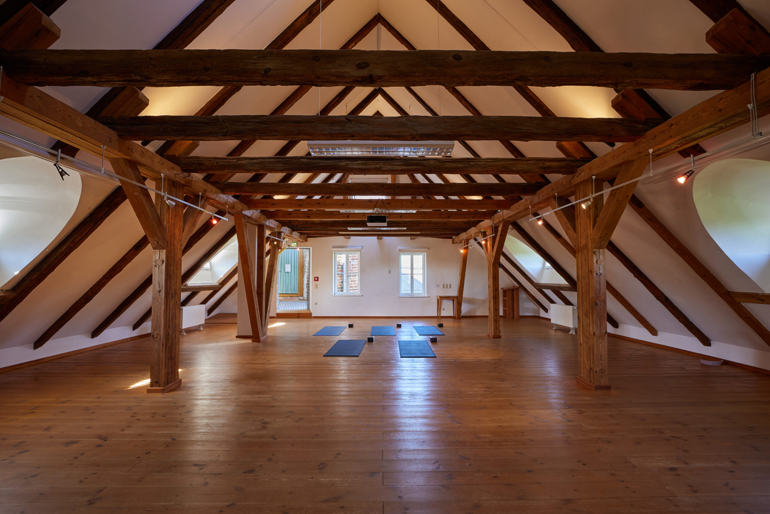 Root to Rise Yoga Retreat yogaraum Yoga Retreat